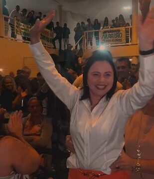 Maria Yvelônia Atrai Mais de 500 Pessoas em Reunião de Segunda Feira