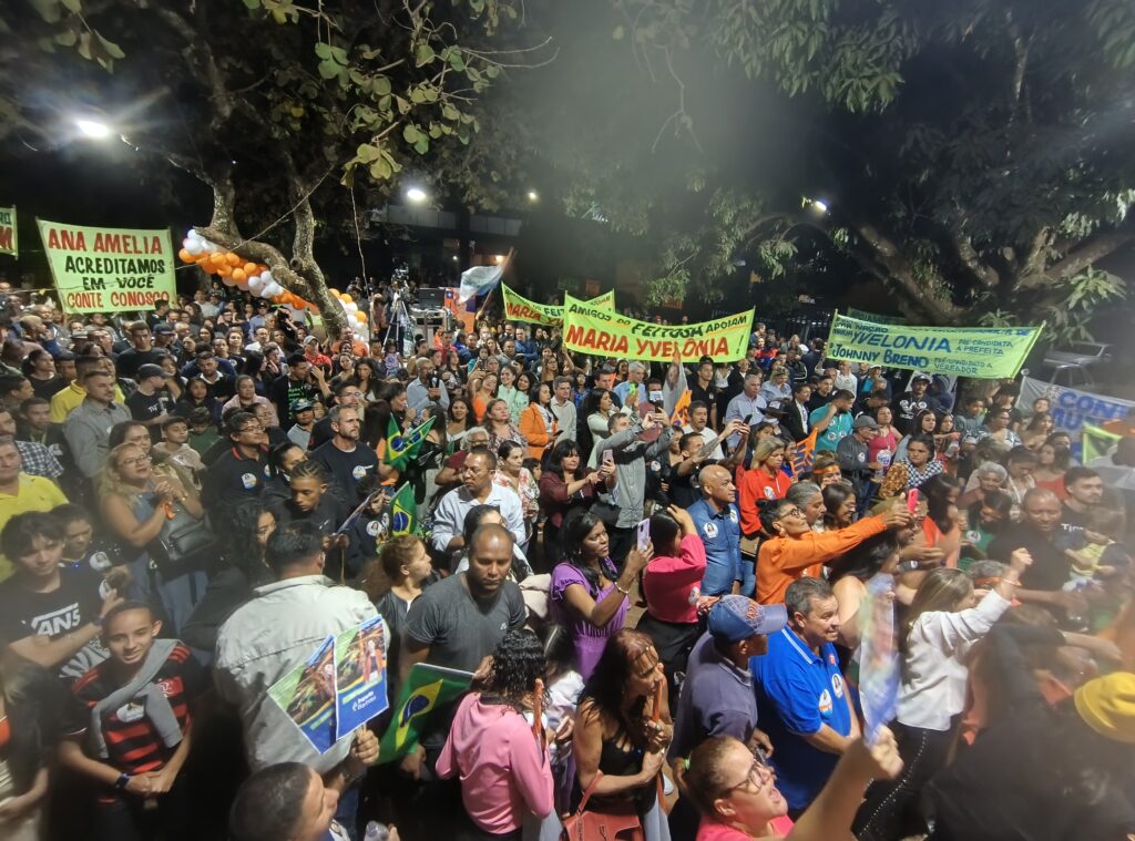 Maria Yvelônia Reúne Mais de 3 Mil Pessoas em Convenção em Valparaíso de Goiás