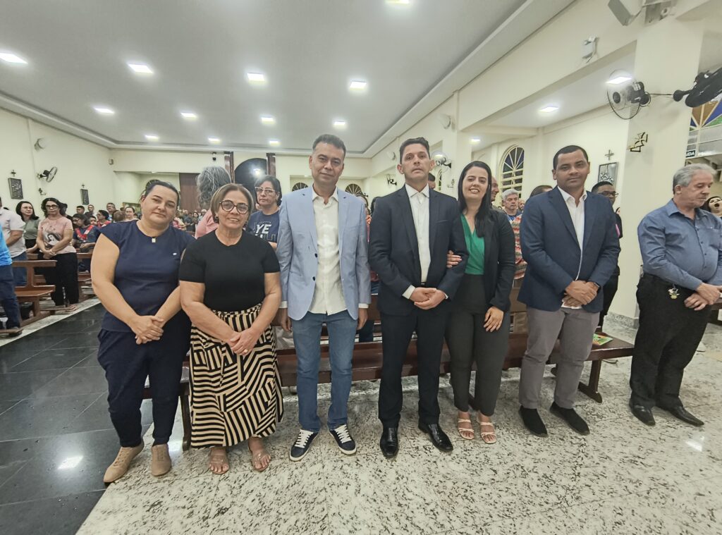 Agenda do Candidato Zé Antônio: Missa em Homenagem ao Aniversário de Francisco, Esposo da Deputada Leda Borges
